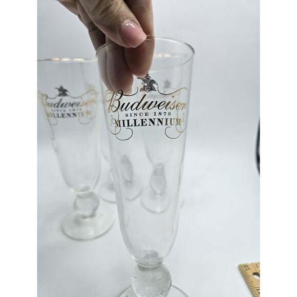 Vintage set of 4 Budweiser Millennium Footed Pilsner Beer Glasses - Picture 3 of 4
